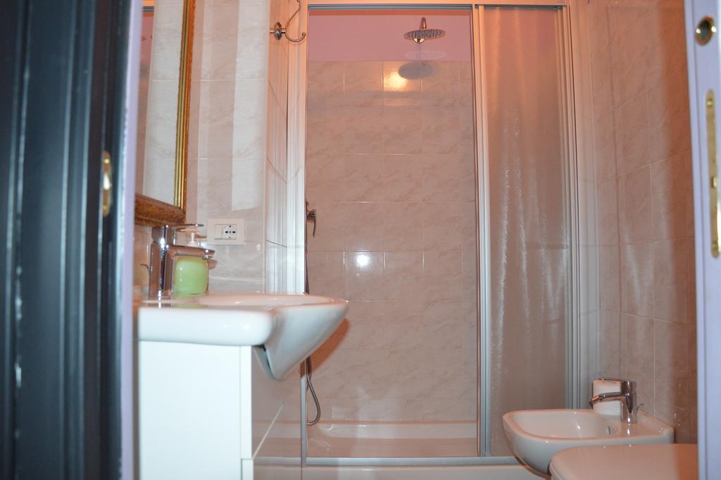 Bed & Breakfast Cherry En Rose Lezzeno