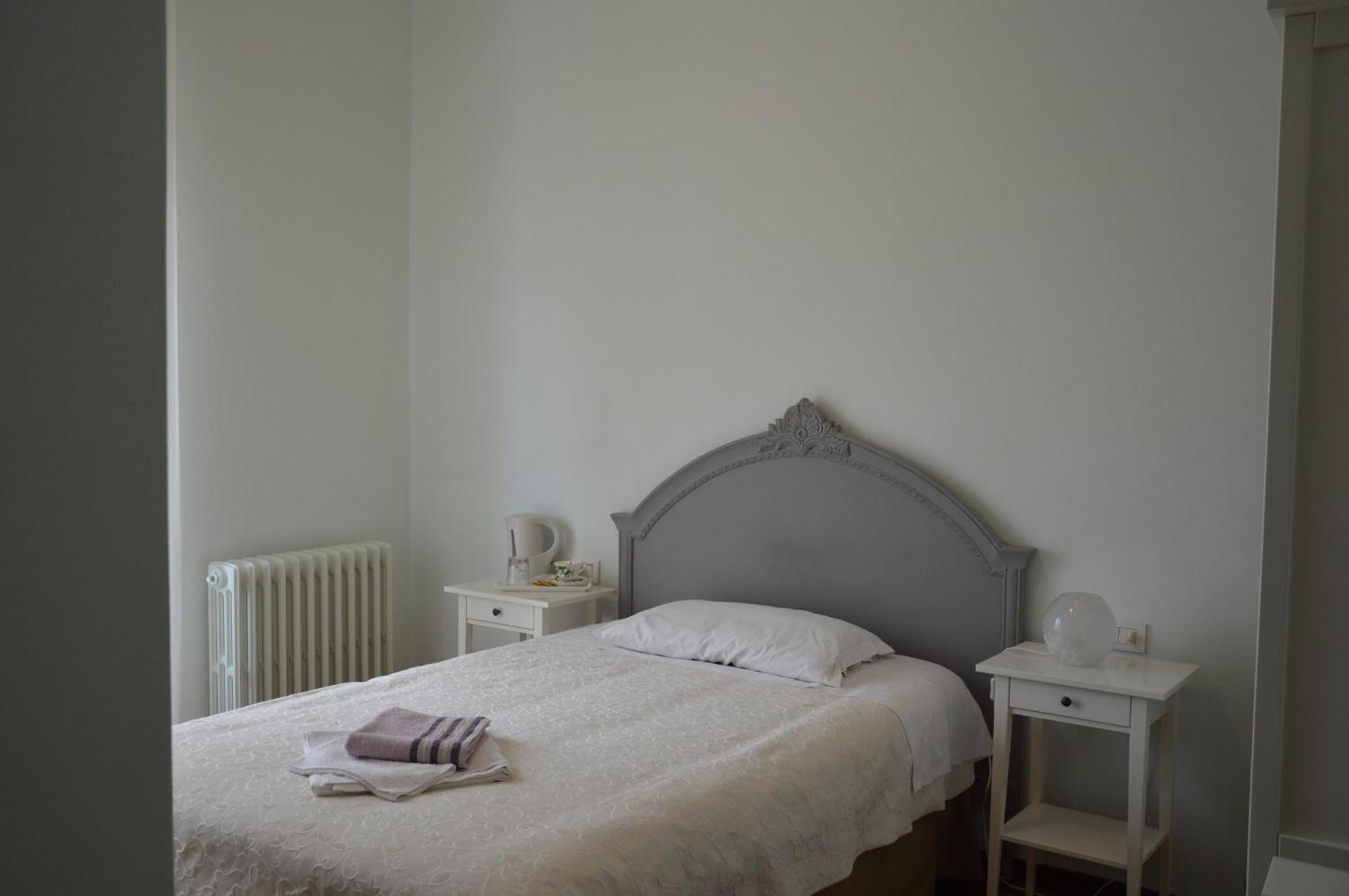 Couette-café Cherry En Rose Lezzeno